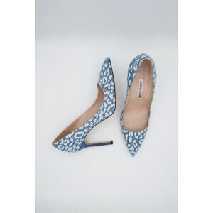 38.5 Manolo Blahnik Blue Denim Printed Pumps